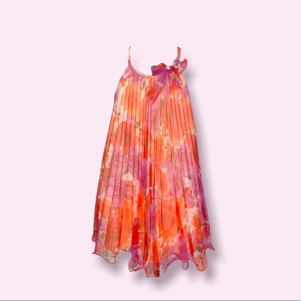 New* cute multi-colored dress!, Size: 5 little girls!